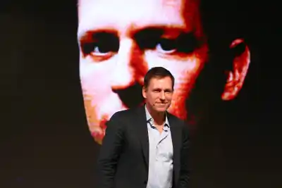 El multimillonario Peter Thiel pone un pie en Vaca Muerta con una millonaria inversión en Vista
