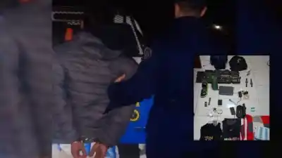 Se ocultó en un tráiler y lo atraparon: qué llevaba en la mochila