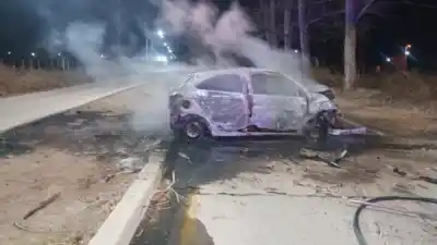 Murió calcinado tras chocar contra un árbol en San Martín