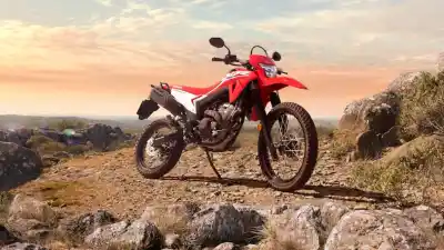 Honda Tornado XR 300: el precio que sorprende en marzo y los detalles que la hacen única