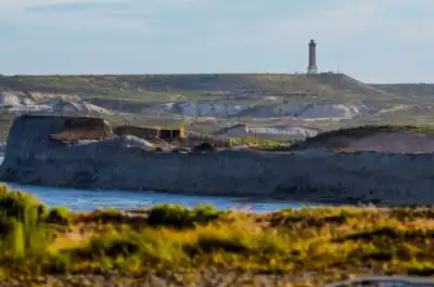 El cielo regala un lunes perfecto en Comodoro, pero el martes llega con todo: sube la temperatura y el viento no da tregua