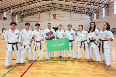 Once jóvenes del dojo Komazawa viajan a Brasil para representar a Neuquén en el Mundial de Karate