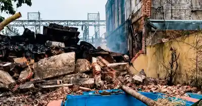 Fuego, sirenas y oscuridad: el dramático incendio en una subestación de Edelap que dejó sin luz a miles de platenses