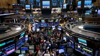 Alerta en los mercados: el riesgo país alcanzó su pico en dos meses y los bonos sufren en Wall Street