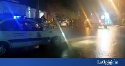 Se estrelló contra un auto estacionado en Puerto Deseado y la prueba de alcoholemia lo dejó al descubierto