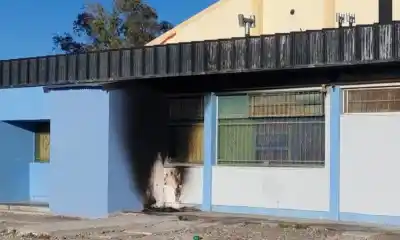 Prendieron fuego en la cocina de una escuela de Trelew y el comedor quedó inutilizable
