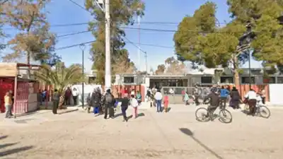 Escalaron, forzaron un candado y vaciaron la dirección: el botín que se llevaron de una escuela