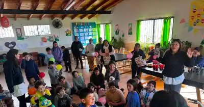 El insólito operativo de policías de Tupungato que dejó sin palabras a una escuela rural
