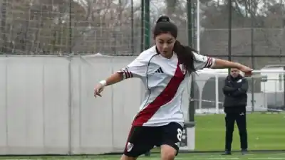 Debutó en River con un gol: la catamarqueña que celebró sus 15 años de la mejor manera
