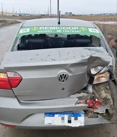 Impacto en Río Grande: un auto y un colectivo chocaron y el desenlace sorprendió a todos