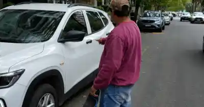 Santa Fe al borde de una ley histórica: ¿Qué pasará con los “trapitos” en las calles?