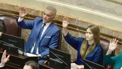 Carlos Arce rompe el monobloque: su nuevo destino en el Senado y el mensaje al Gobierno provincial