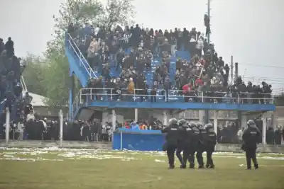 Caos en la final de la Liga Tucumana: la pelea en los vestuarios que obligó a suspender el partido