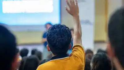 Vouchers educativos: el pago de agosto que esperan miles de familias y el cambio clave que las beneficia