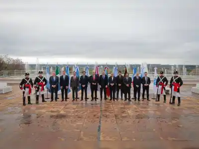 Mesa energética: Caputo y Santilli reciben a gobernadores del Norte Grande por las zonas cálidas