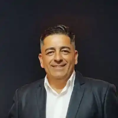 Guajardo contra Merino: asegura que tiene los votos para arrebatarle la UCR