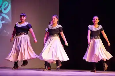 Una peña solidaria en Río Grande busca asegurar el viaje de las bailarinas al Nacional de Malambo