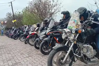 El gesto que emocionó a los niños de Forres: motociclistas llegaron con sorpresas y mucho cariño