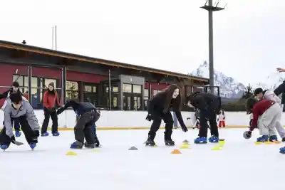 Patinaje sobre hielo en Ushuaia: la propuesta que conquista a las escuelas