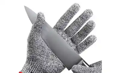 Perdieron un par de guantes en un hospital y la FIA explotó contra la burocracia