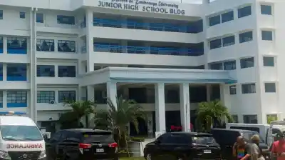 Un alumno entró armado a su escuela, transmitió el ataque en vivo y dejó un saldo trágico
