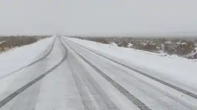 Nieve y hielo en San Juan: una ruta quedó bloqueada y las autoridades piden extremar cuidados