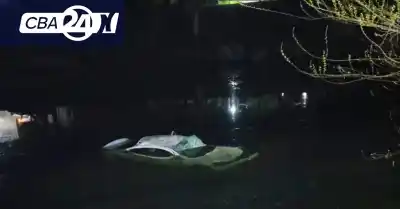 Cayó al río con su auto en Cosquín: el dramático rescate de uno de los ocupantes