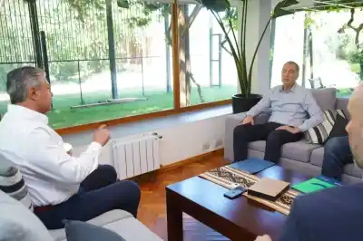 ¿Reunión clave en Casa Rosada? Santilli recibe a Figueroa con el reclamo neuquino como protagonista