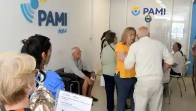 La Rioja se moviliza: sentada frente al PAMI en defensa de los jubilados