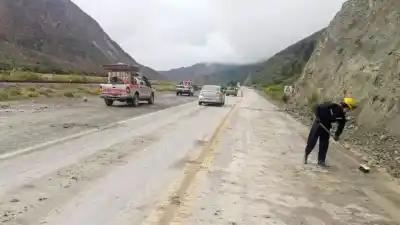 Rutas en alerta: baches, arena y desmoronamientos complican el tránsito en Jujuy