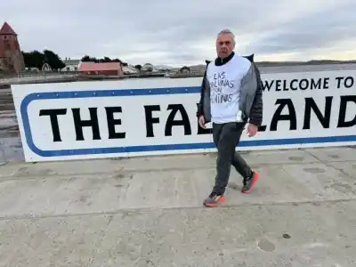 Cumplió una promesa de 44 años: el veterano de Pinamar que volvió a Malvinas y emocionó a todos