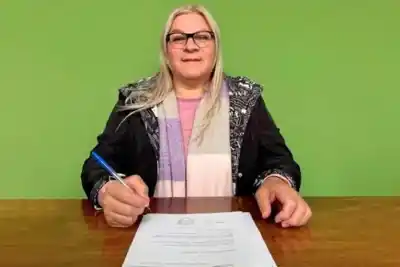 Cerró una etapa histórica: la primera maestra trans de Entre Ríos se jubiló tras 21 años
