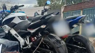 Los detectó una cámara y la persecución terminó en Las Heras: dos detenidos y dos motos secuestradas
