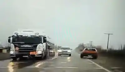 Un loco sobrepaso en la Ruta 22 casi termina en tragedia: la maniobra que enfureció a todos