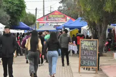 El finde largo coronó a Santiago: 100% de ocupación hotelera y una fiesta que rompió récords