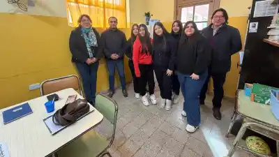 El plan que une a docentes y médicos para cuidar a los adolescentes