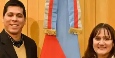 Tras 150 años, Deán Funes ya tiene su bandera oficial: el emotivo acto que unió a toda la comunidad