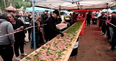 Asombro en Villa Gesell: la focaccia más grande de Argentina que nadie esperaba