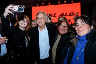 Llaryora llega al norte cordobés con un combo de obras, créditos y un hito histórico para Villa de Soto