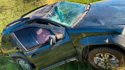 Vuelco espectacular en la ruta de Añatuya: El increíble estado en el que quedó el conductor