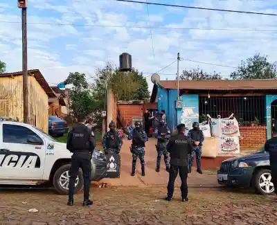 Un solo disparo atravesó a un joven y terminó hiriendo a su madre en Puerto Iguazú