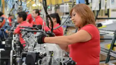 El dato que incomoda: las mujeres salteñas ganan 25% menos y la informalidad las castiga más