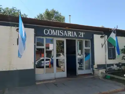 Tenía una cadena de moto y amenazaba a su familia: la Policía lo detuvo en Roca