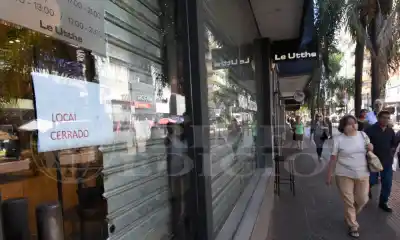 El cierre de una histórica zapatería enciende las alarmas en Posadas: ¿qué pasará con el comercio local?