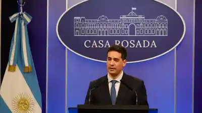 “Tiene que aprender a preguntar”: el tenso cruce de Ravier con la prensa que expuso el malestar oficial