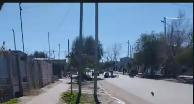 Un perro cruzó la calle y lo hizo caer: el insólito accidente de un trabajador en Barrio Nuevo