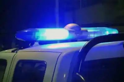 Un joven fue sorprendido mientras robaba cable del alumbrado en Huaico Hondo