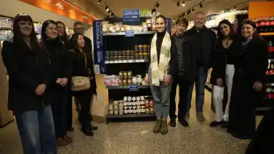 El súper que abrió sus góndolas a los emprendedores locales: qué productos ya se venden