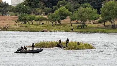 A un mes de los Juegos Suramericanos, el Ejército se suma a la limpieza de la Laguna Setúbal