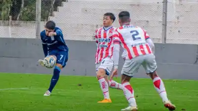Se le escapó en el último suspiro: Unión empató 2-2 con Racing en el 15 de Abril